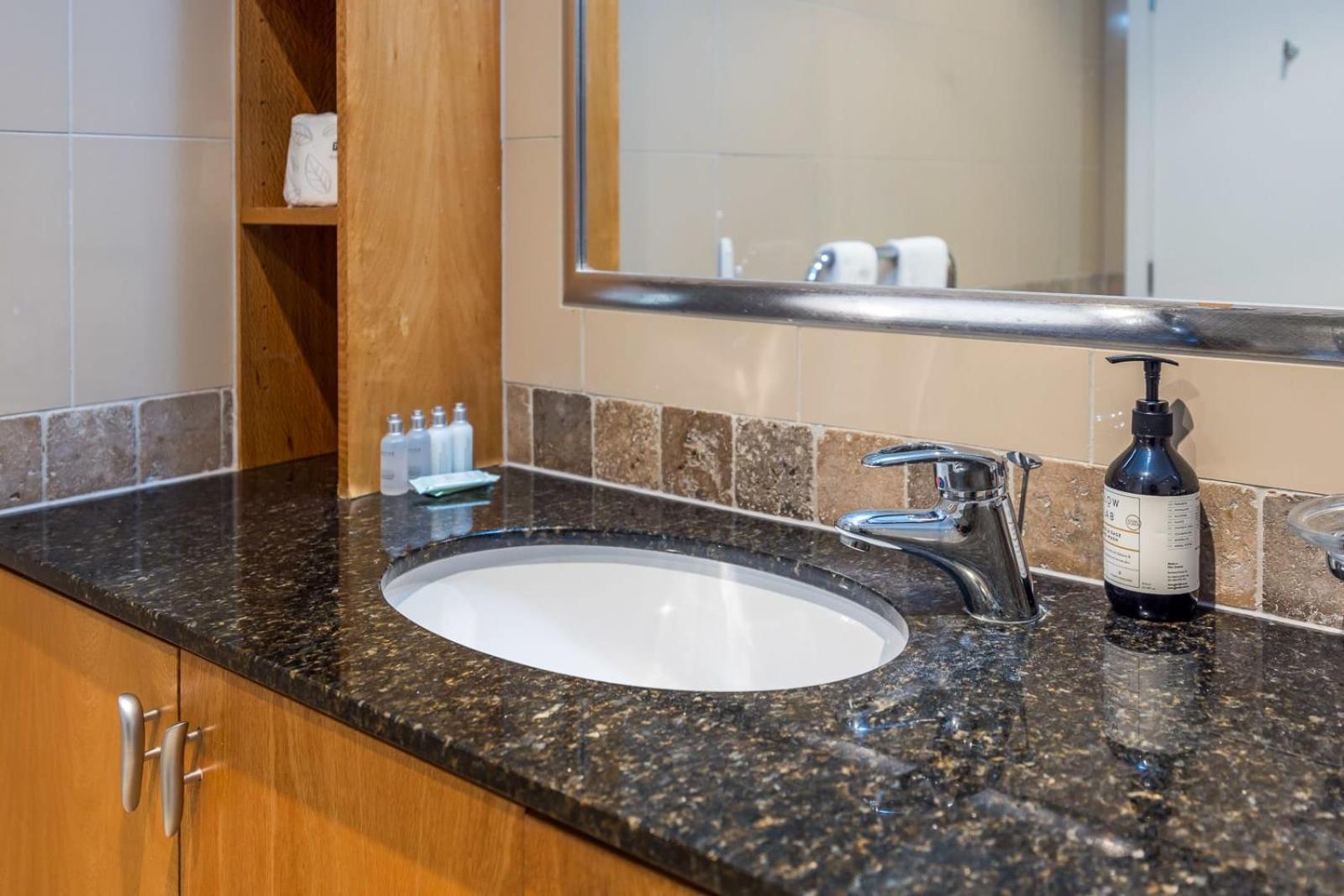 Beautiful Renovated 2 X Bdrm,Perfect Location Auckland Exterior foto